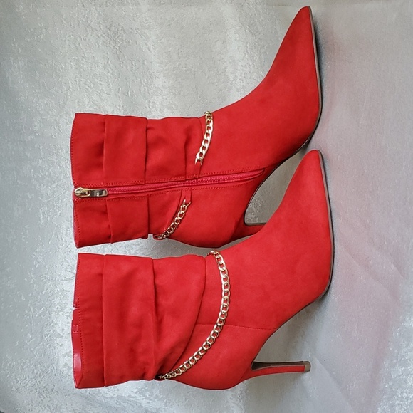 🆕️MARC FISHER Danisa Red Faux Suede Gold Tone Chain Ankle Heeled Boots SIZE: 8M - Picture 11 of 11